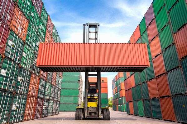 گزارش مبادلات تجارت خارجی کشور (صادرات و واردات) به تفکیک گمرکات استان‌ها در ۸ ماهه سال جاری